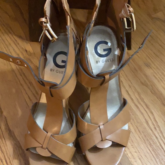 Guess tan leather strappy heels. Size 7 - Picture 2 of 4
